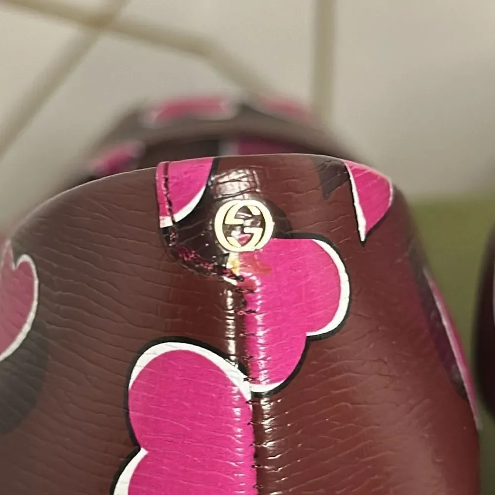 💯Authentic Gucci Heart Print Wedge Heels with Open Toes🍀